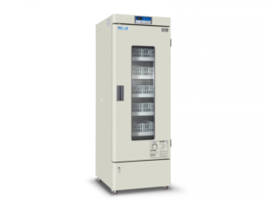 Refrigerador de banco de sangre Meling XC-268L, interior con canastillas para bolsas
