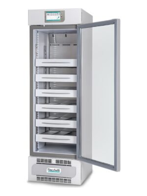 Banco de sangre Fiocchetti EMOTECA TWIN 400 con la puerta abierta