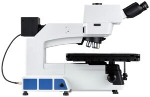 Microscopio de Inspección de Semiconductores y FPD MX12R de Sunny Optical Technology sobre fondo blanco
