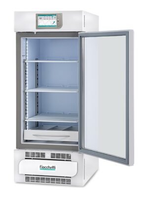 Refrigerador de farmacia Fiocchetti MEDIKA 200 con la puerta abierta Refrigerador de farmacia Fiocchetti MEDIKA 200 con la puerta abierta