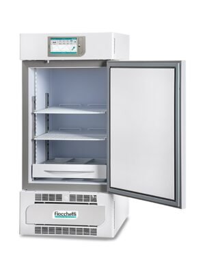 Refrigerador de laboratorio Fiocchetti LABOR 170 con la puerta abierta Refrigerador de laboratorio Fiocchetti LABOR 170 con la puerta abierta