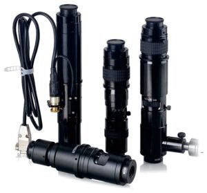 Videomicroscopios monoculares de zoom continuo Sunny Optical Technology SZ6, SZ7 y SZ12 sobre fondo blanco